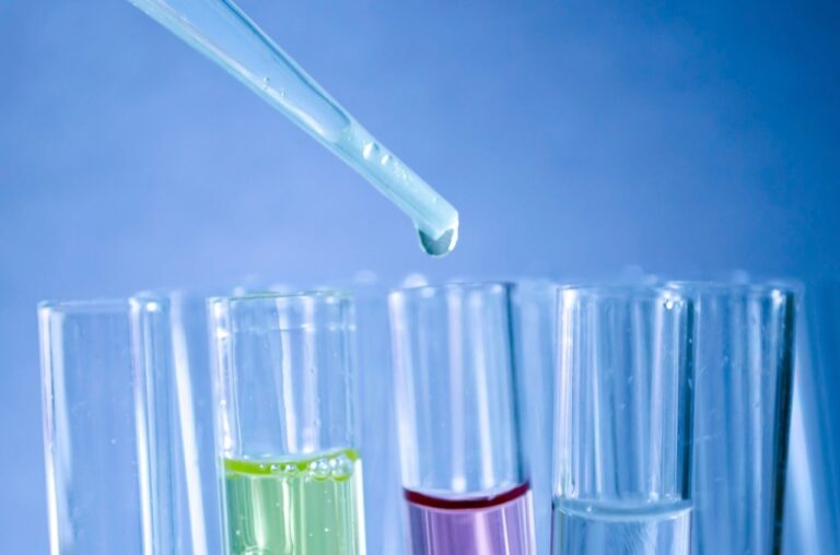 test-tube-lab-214185-min